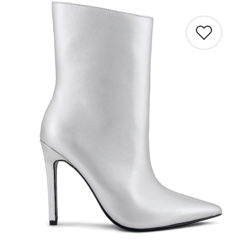 Brand New RAYE silver boots